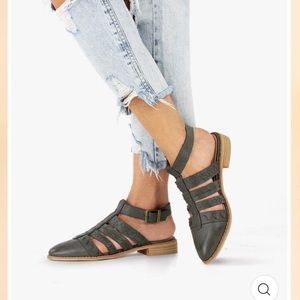 Mimi Eleanor Dutch Style Flat